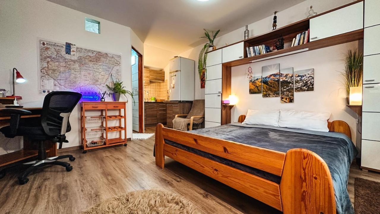 Hotel Napfeny Vendeghaz Győr Zewnętrze zdjęcie
